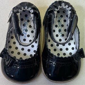 Robeez Catherine Mini Shoes in Black Patent Size 2 (3-6 months)